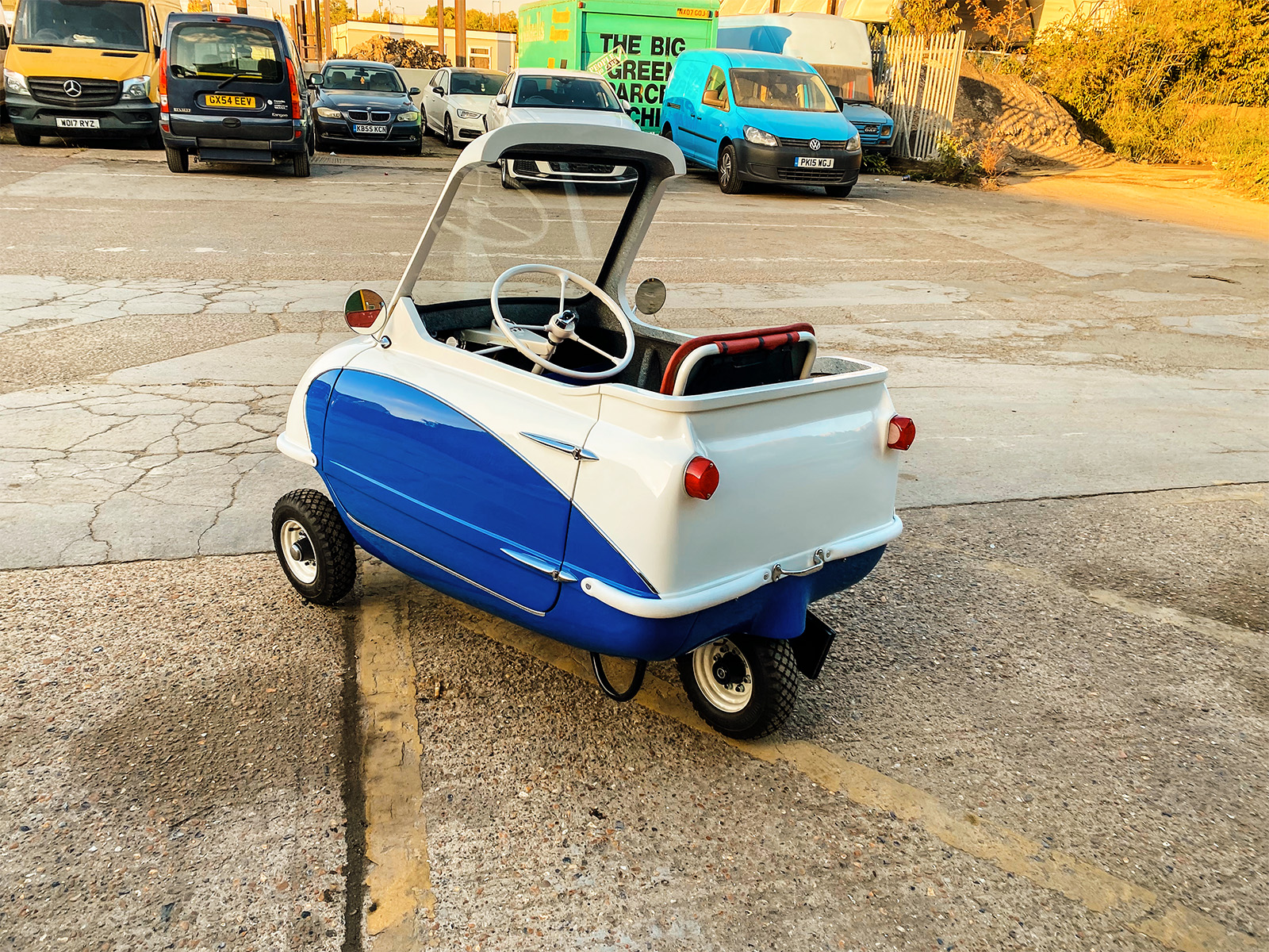 Peel P50 Cabrio Cabriolet White Blue