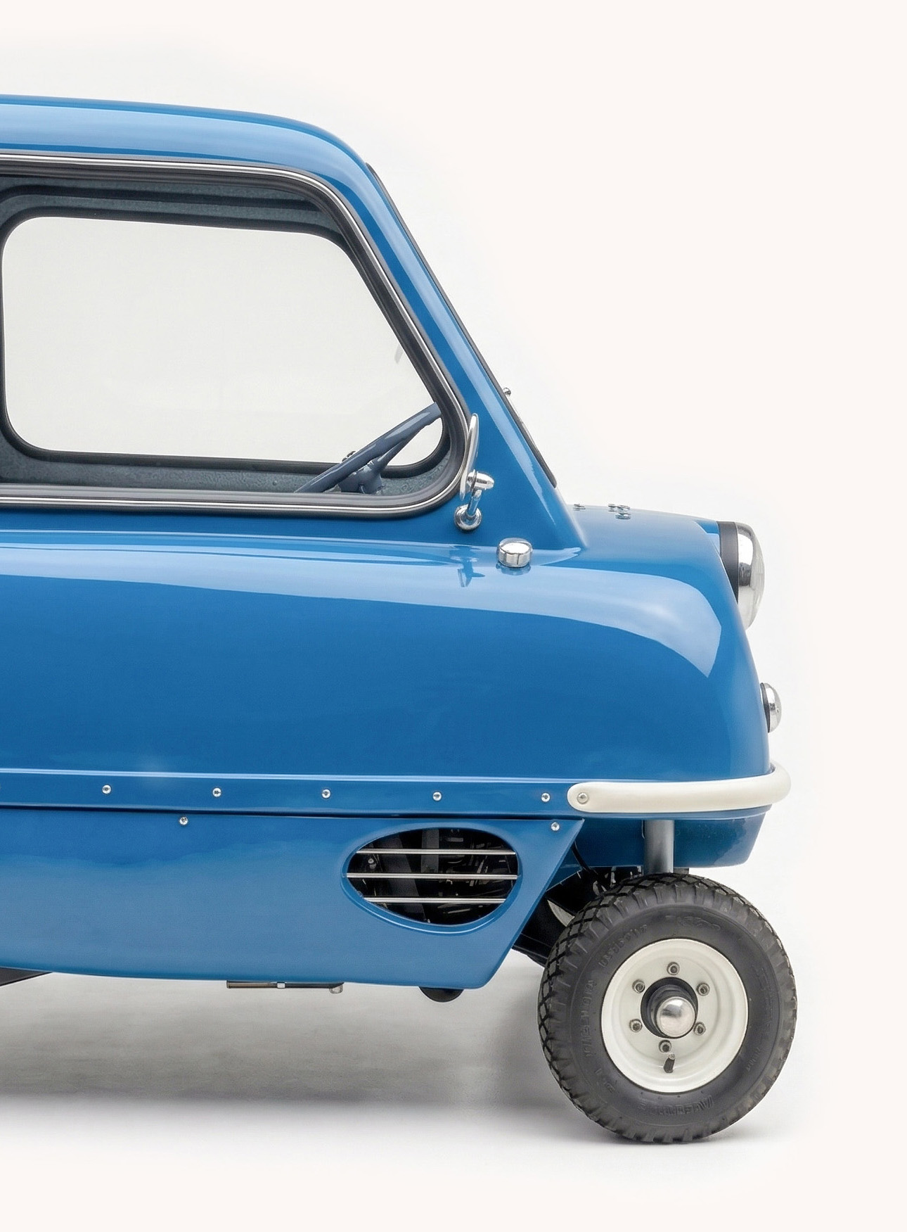 Peel P50 Engine Bay Side Blue Capri 01